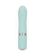 Flirty vibe with chrystal teal
