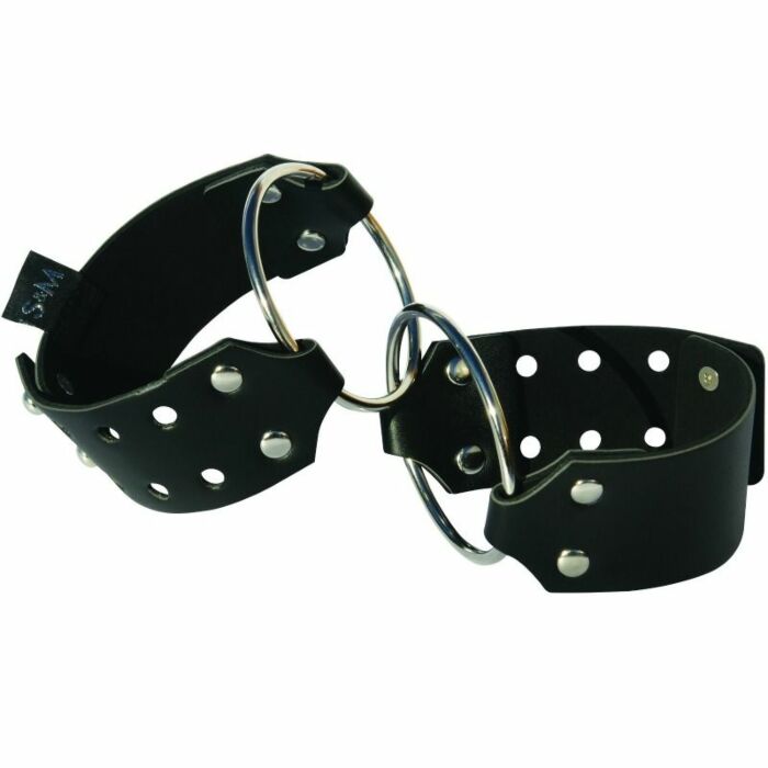 Sex & mischief s&m rings cuffs