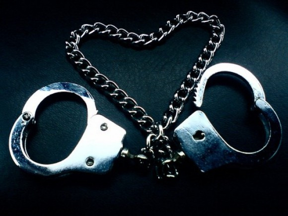 Erotic Handcuffs: A Safe Guide for BDSM Beginners